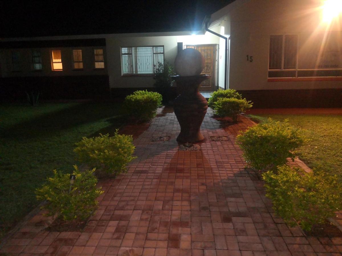 Villa 15 On Reitz Bela Bela Esterno foto