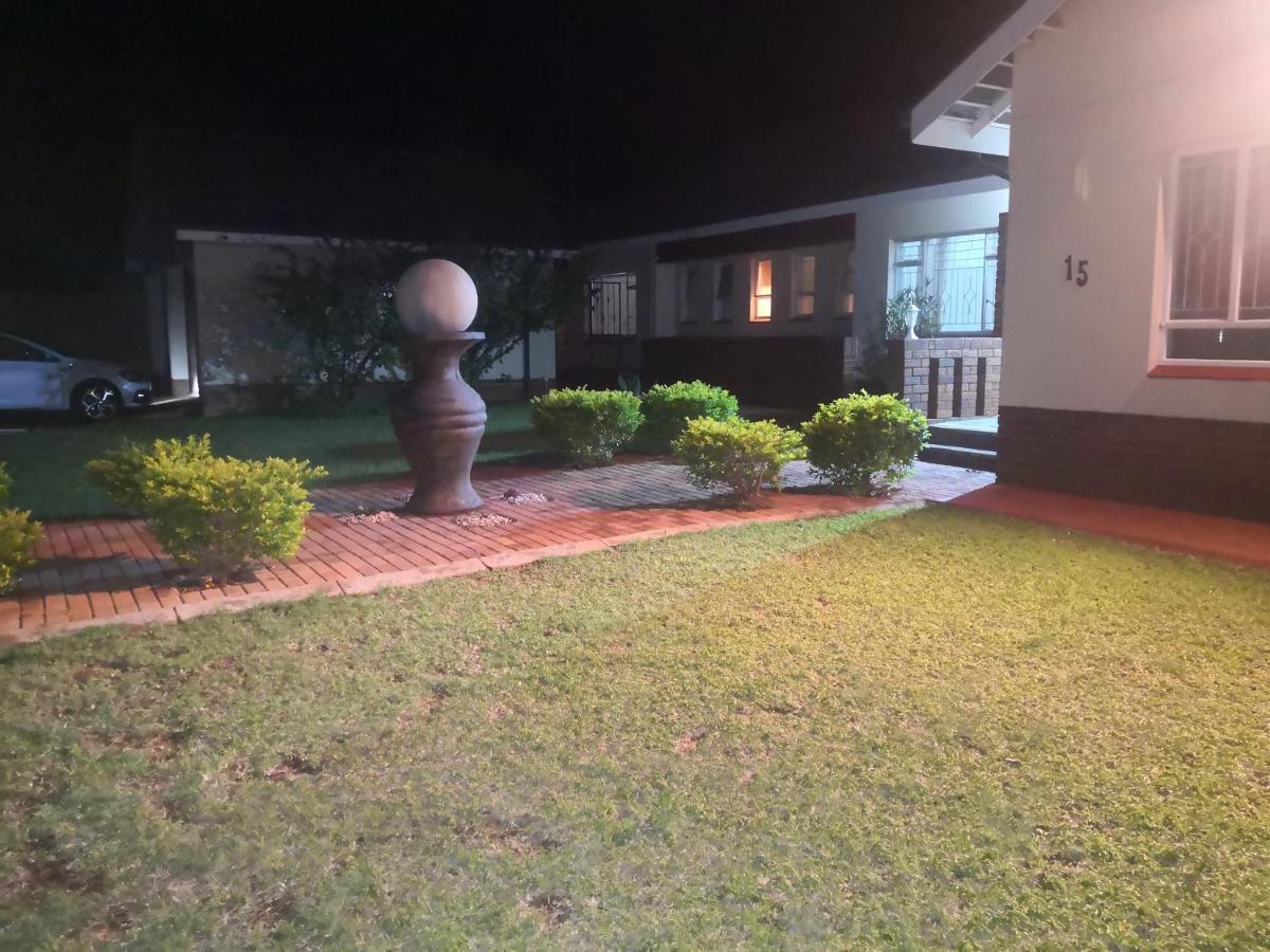 Villa 15 On Reitz Bela Bela Esterno foto